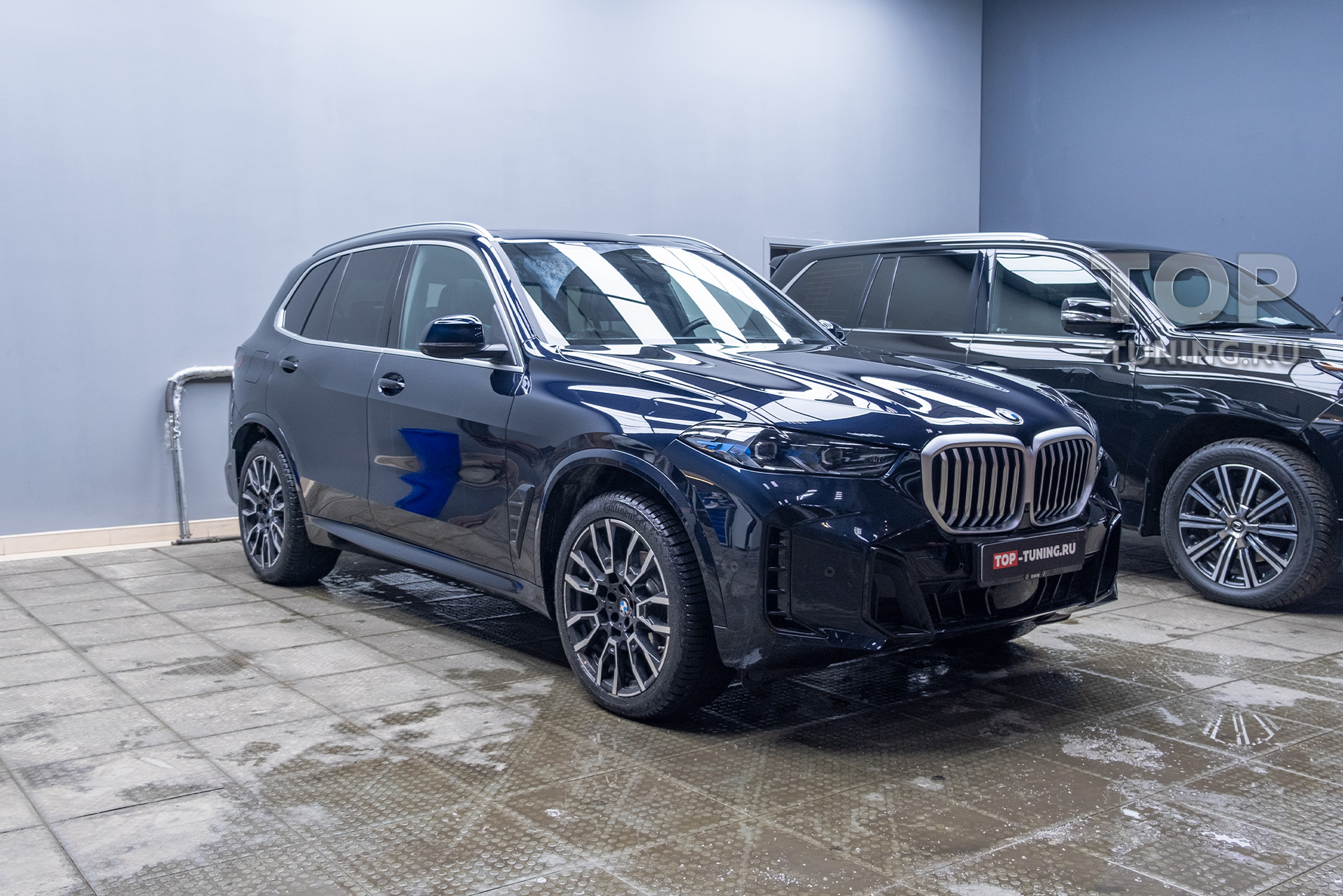 Оклейка всего кузова BMW X5 G05 рестайлинг защитной пленкой STEK