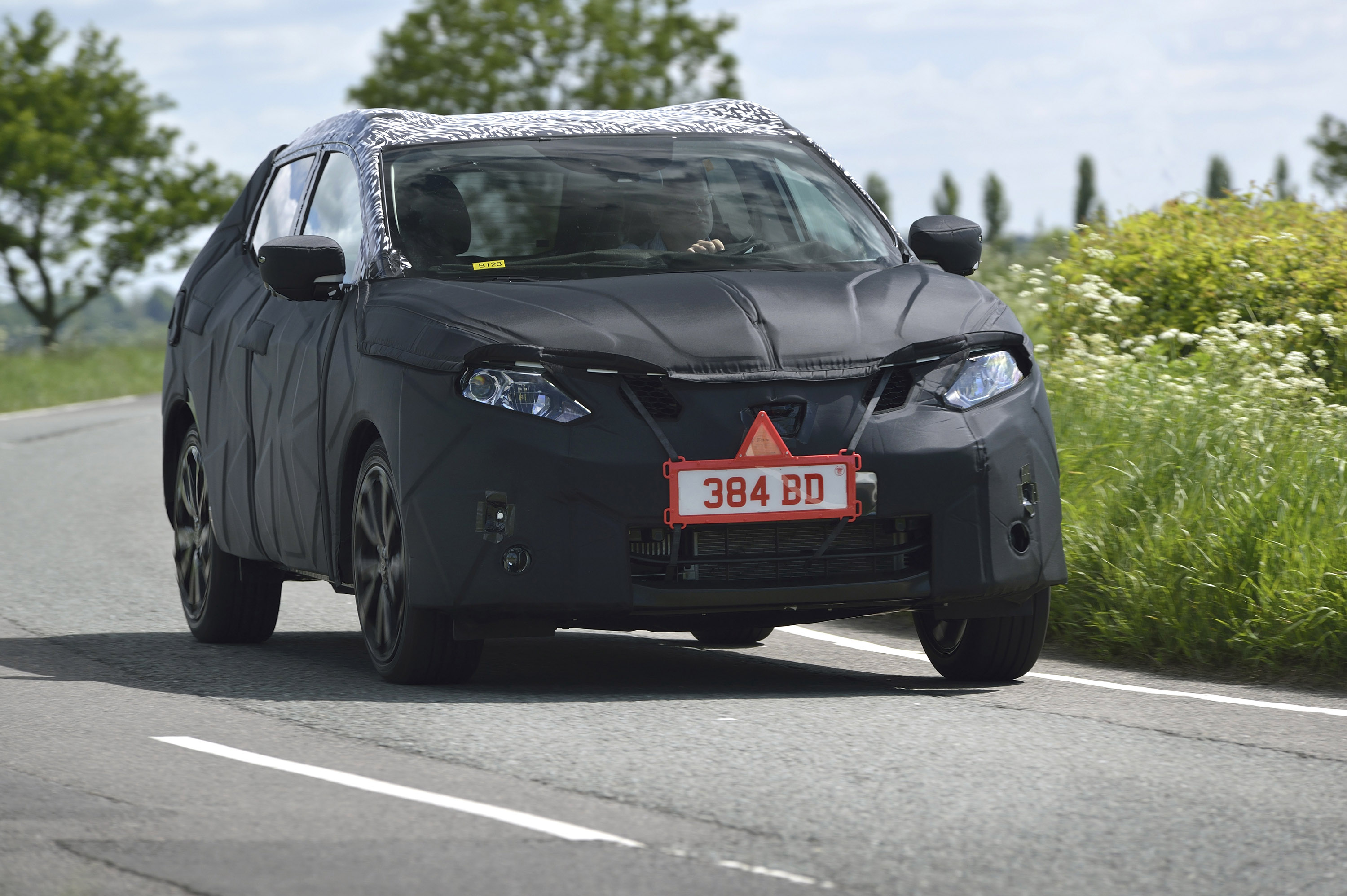 Nissan представил второй тизер Qashqai 2014