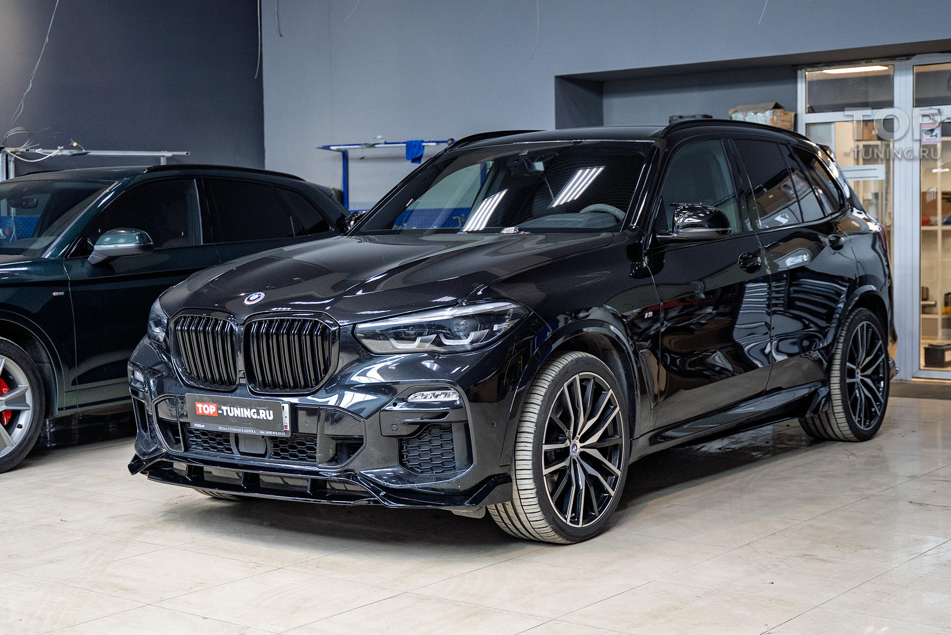 Доводчики дверей и установка тюнинг-обвеса PRO GT II для BMW X5 G05