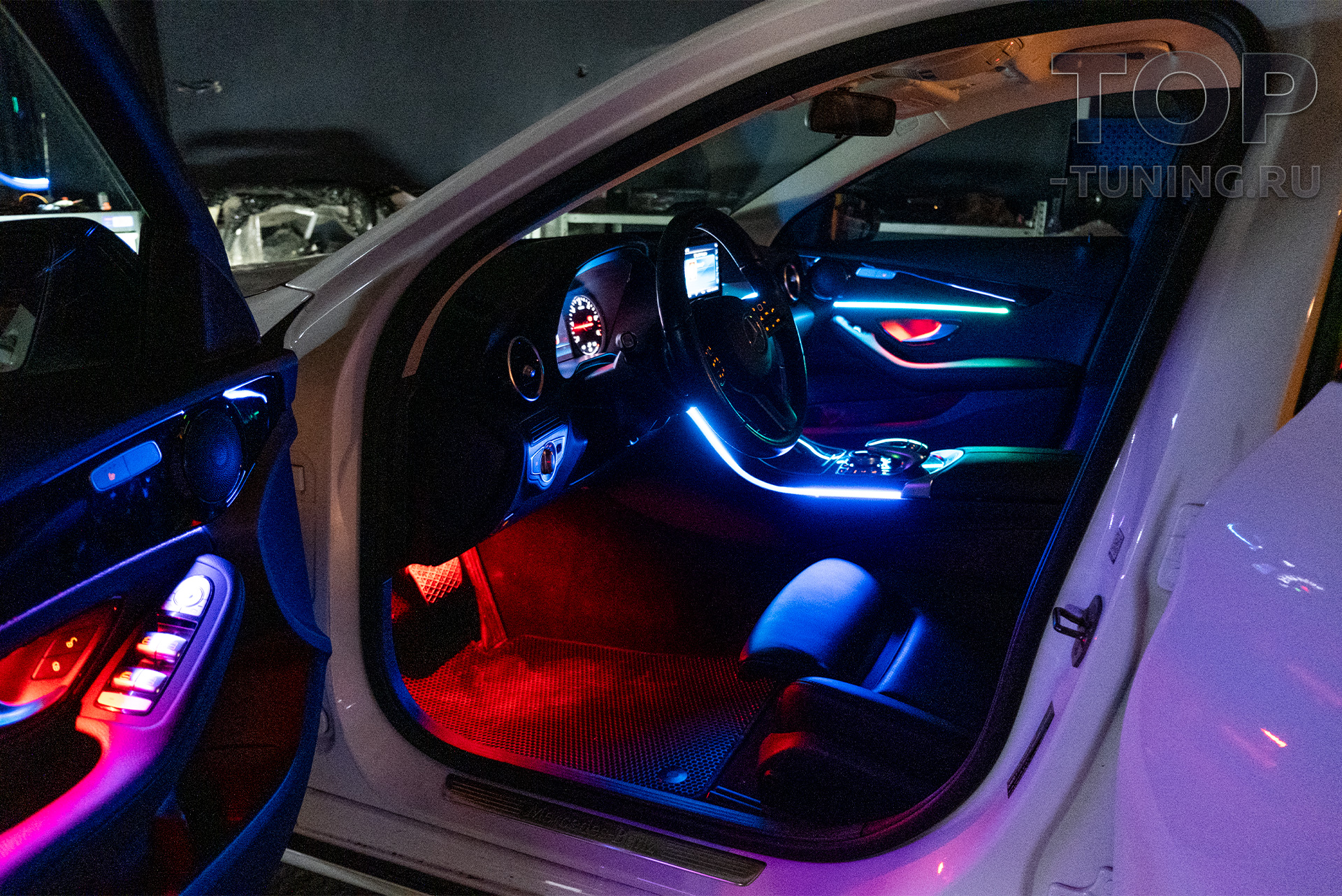 Комплексная подсветка BL Dynamic III 24 в 1 в салон Mercedes C-class в Топ Тюнинг