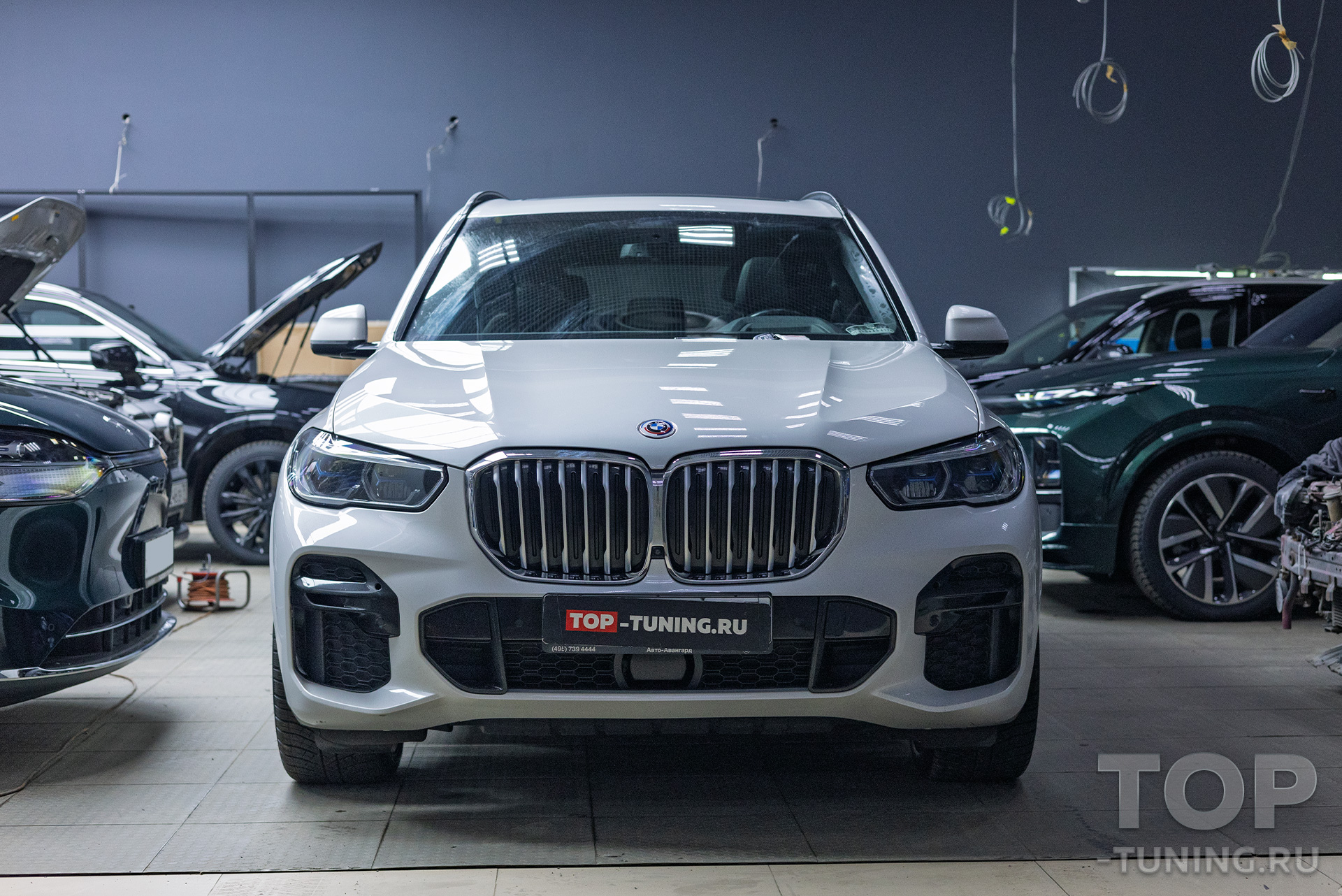 109073 Тюнинг решетки радиатора BMW X5 G05 в стиле Shadow Line