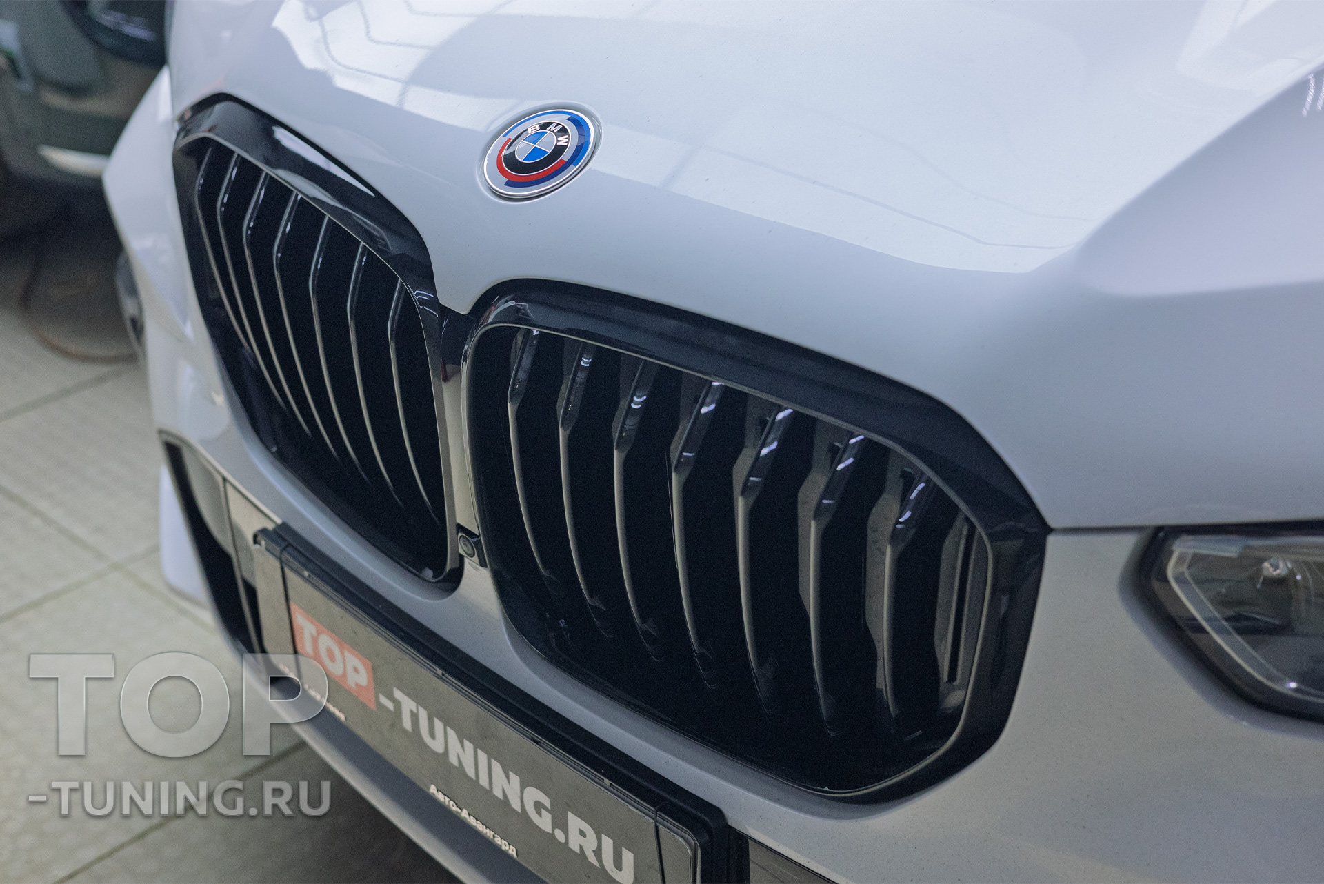 Тюнинг решетки радиатора BMW X5 G05 в стиле Shadow Line в Топ Тюнинг Москва 