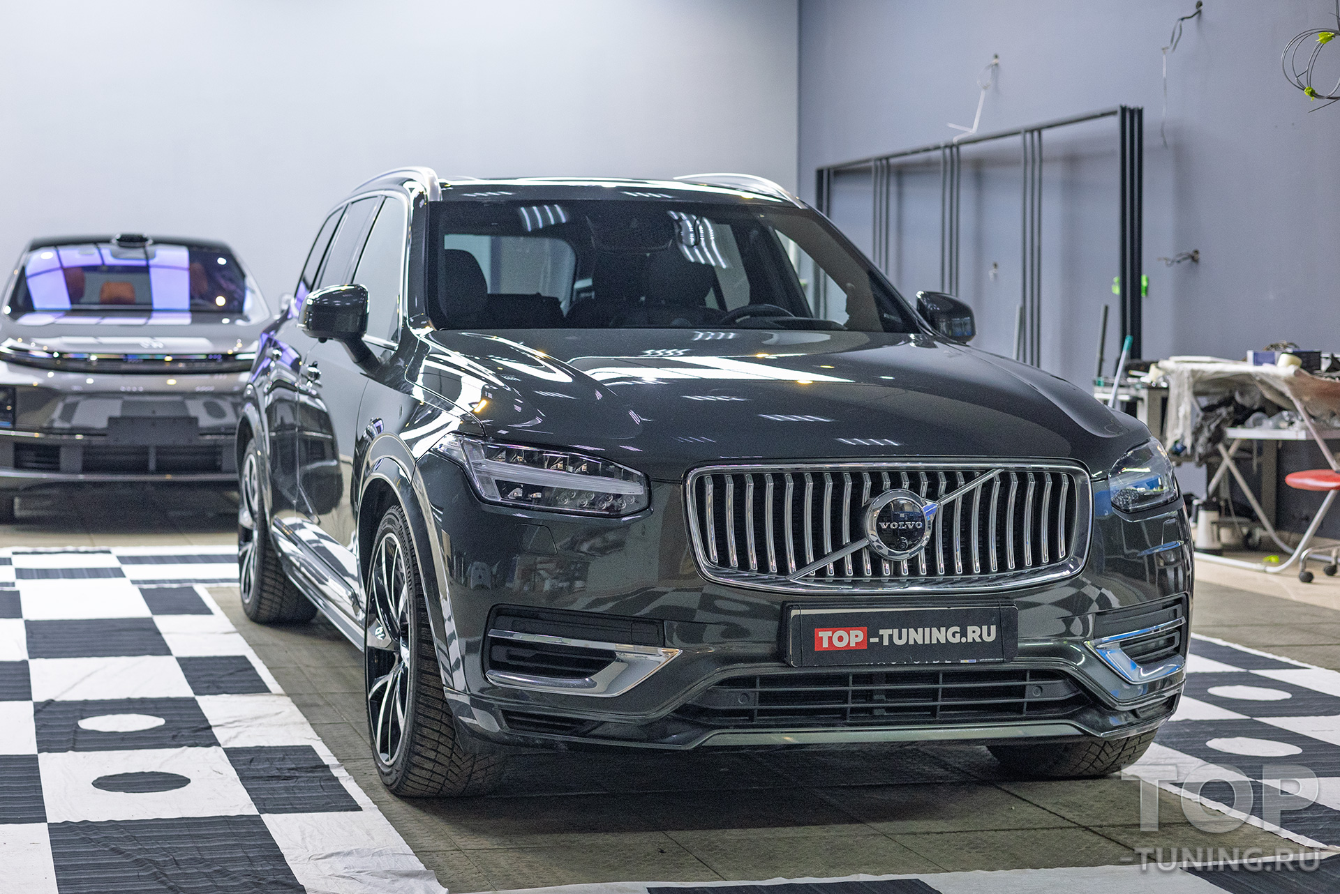 Установка системы 360° из четырех камер для Volvo XC90 II в Топ Тюнинг Москва