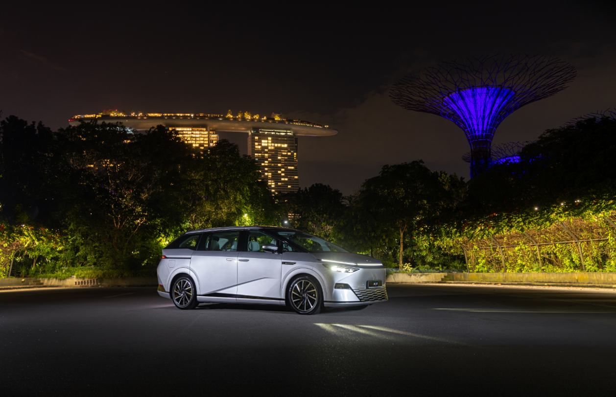 Праворульный Xpeng X9 дебютирует на Сингапурском автосалоне, продажи начнутся в этом месяце