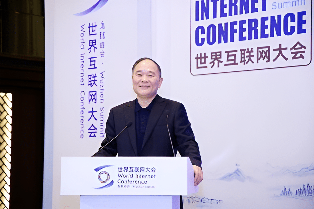 Компания Geely представила первый гоночный автомобиль с двигателем, работающим на метаноле