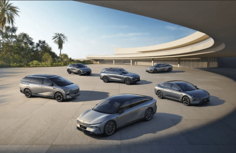 XPeng планирует инвестировать более 9 млрд юаней в исследования и разработки в 2025 году