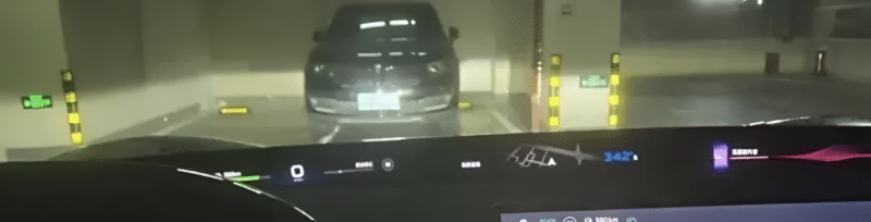 Просочившиеся изображения позволяют увидеть футуристический стиль приборной панели, продвинутые цифровые интерфейсы и материалы премиум-класса. Благодаря этим особенностям YU7 становится серьёзным конкурентом на рынке электромобилей.