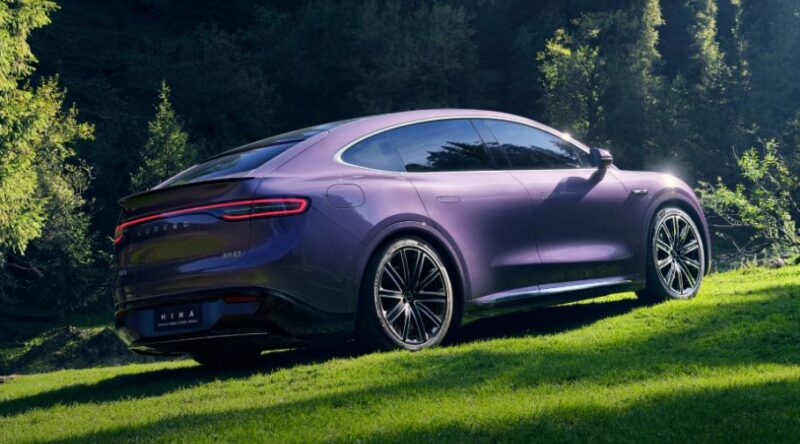 Предварительная продажа нового Luxeed R7 EREV с запасом хода 1673 км начинается с 3,8 млн рублей