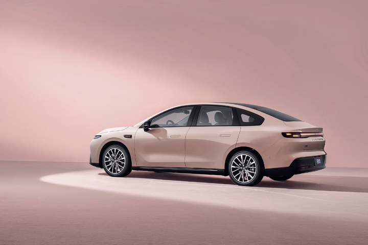 Leapmotor B01: потенциальный электрический седан-блокбастер по очень конкурентоспособной цене