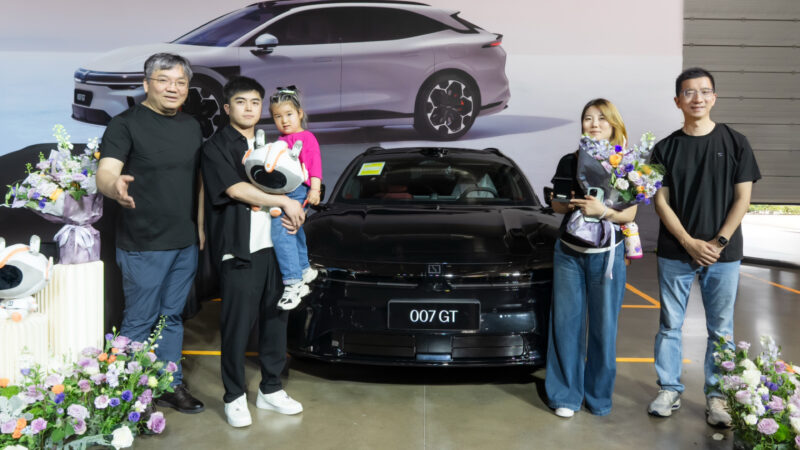 По цене от 202 900 до 262 900 юаней (2,27&ndash;2,95 млн рублей) 007 GT стал прямым конкурентом Nio ET5 Touring.