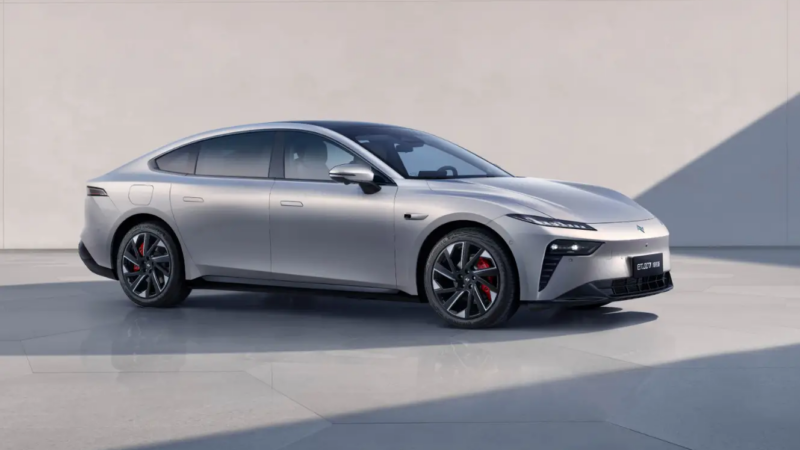 Компания Dongfeng объявила, что 21 мая состоится официальный запуск автомобиля Dongfeng EN007 2025 года выпуска