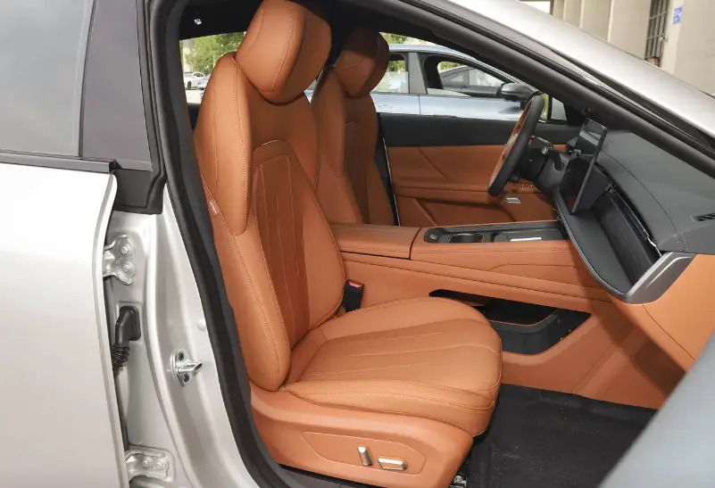 Компания Dongfeng объявила, что 21 мая состоится официальный запуск автомобиля Dongfeng EN007 2025 года выпуска