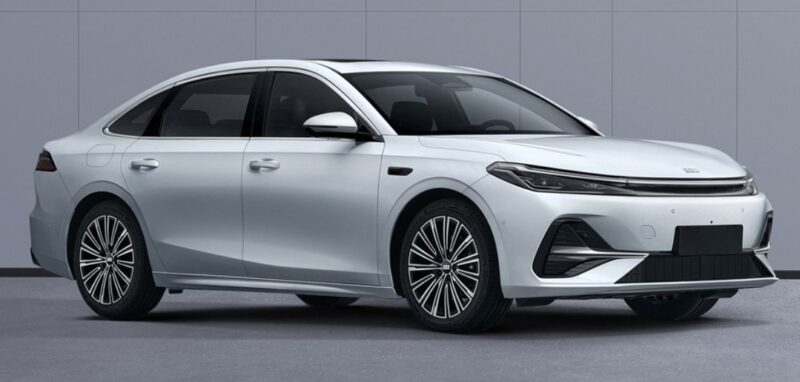 Geely Galaxy A7 PHEV с запасом хода “2100 км+” представлен китайским MIIT