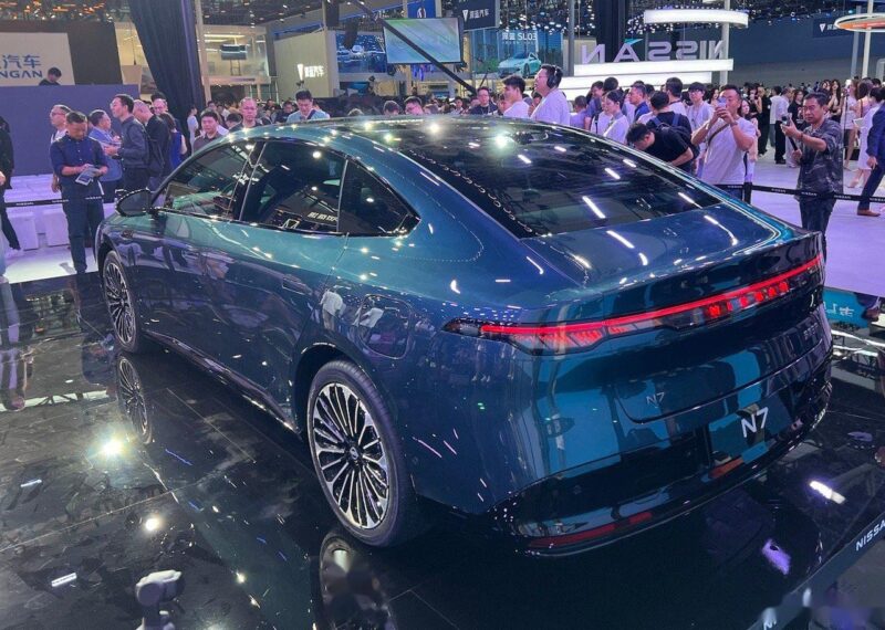 N7 — это первый электрический седан, разработанный на новой энергетической платформе Dongfeng Nissan. Его презентация прошла в рамках обновлённой стратегии совместного предприятия по ускорению реализации плана электрификации.