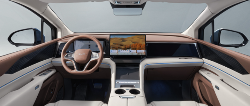 BYD Xia позиционируется в сегменте MPV среднего и большого класса и конкурирует с такими моделями, как Toyota Sienna и DENZA D9 DM.