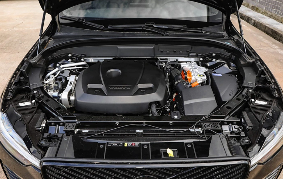 В линейке представлено семь комплектаций: пять бензиновых версий B5 и три гибридные модификации T8.