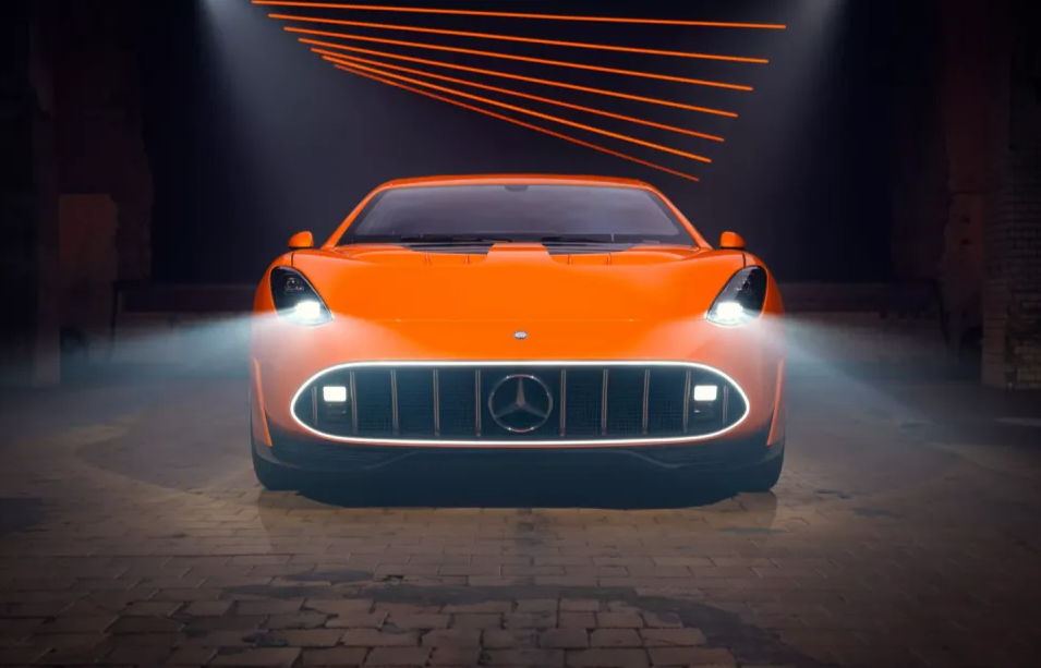 GT XX &mdash; предварительная версия нового поколения четырёхдверного купе AMG GT, и она радикально отличается от предшественника. Передняя часть выполнена в стиле, напоминающем рыбу: низкое наклонное лобовое стекло и купольная крыша создают компактный сил