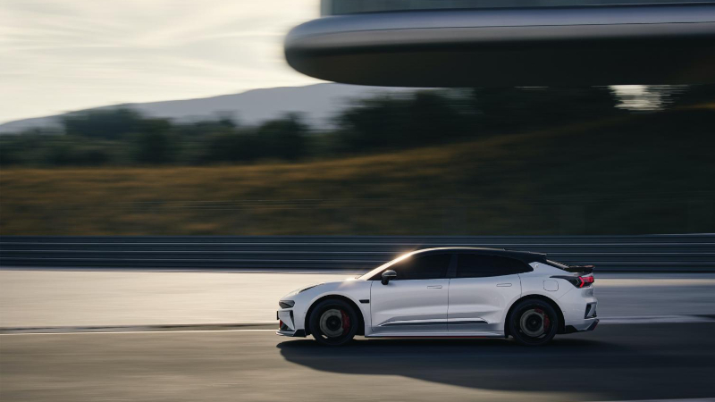 По слухам, мощность нового Zeekr 001 FR превысит 2000 лошадиных сил