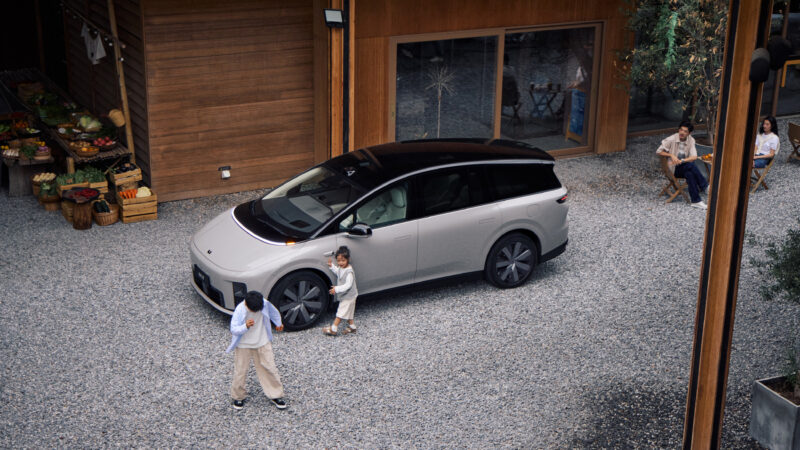 Li Auto i8 показал интерьер в преддверии старта предпродаж 17 июля