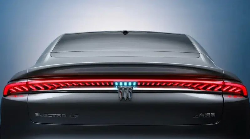 Electra — это новый китайский бренд под эгидой Buick, который был представлен в апреле. Его позиционирование аналогично отношениям суббренда Galaxy с Geely. В течение следующих 12 месяцев Buick планирует выпустить шесть электромобилей под брендом Ele