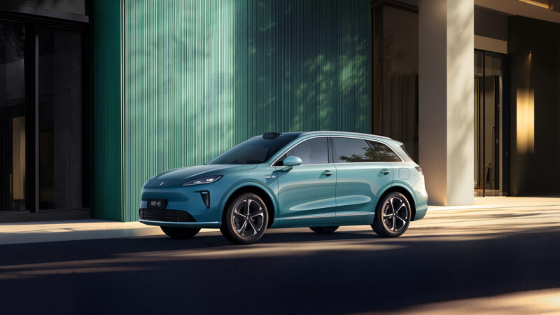 Кроссовер Shangjie H5 EREV от Huawei продемонстрировал в Китае запас хода на электромобилях более 230 км