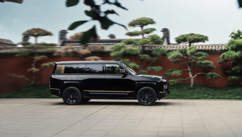 Предварительная продажа Yangwang U8L EREV от BYD начнется 31 июля в Китае