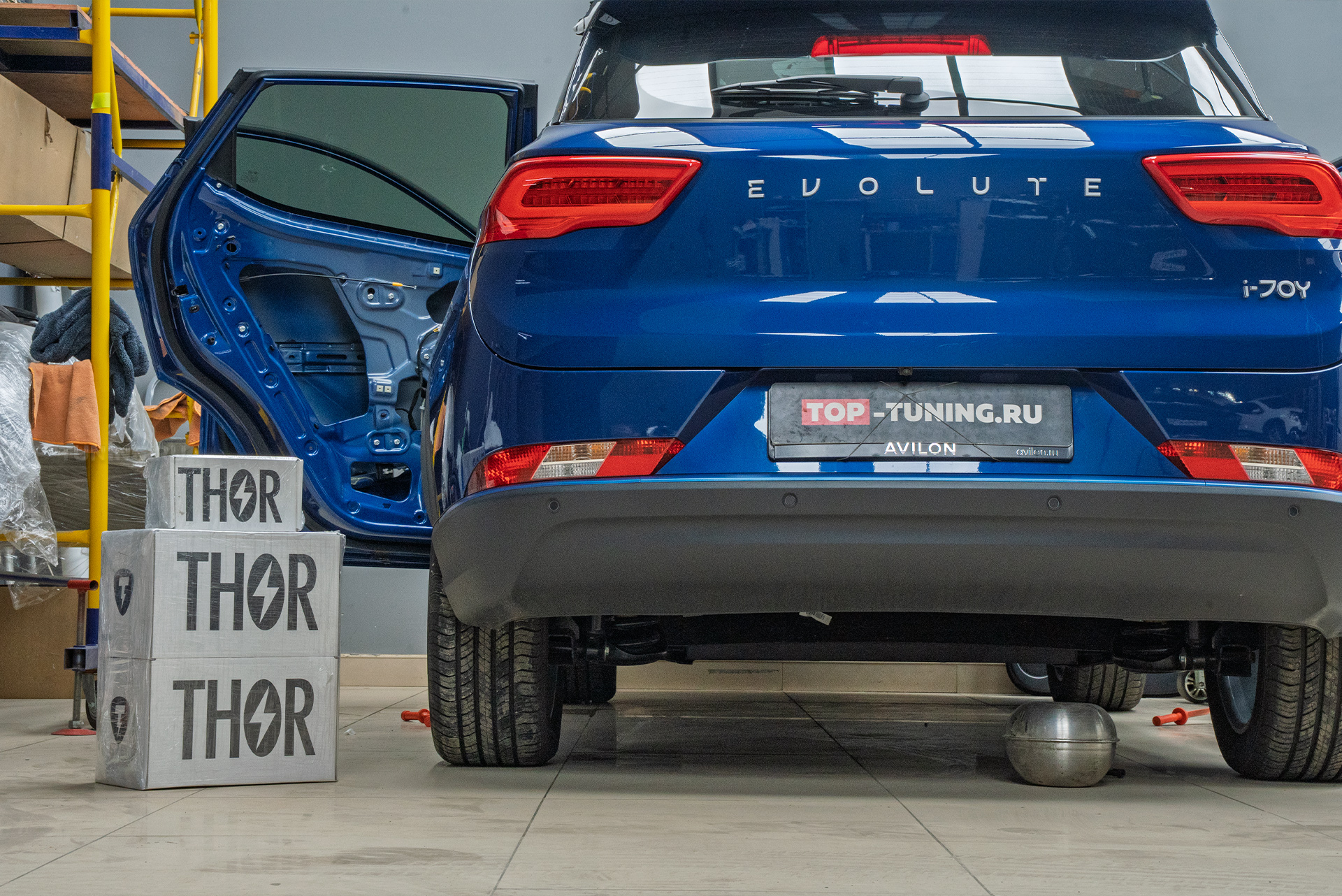 Дооснащение Evolute i-JOY системой электронного выхлопа и шумоизоляцией дверей