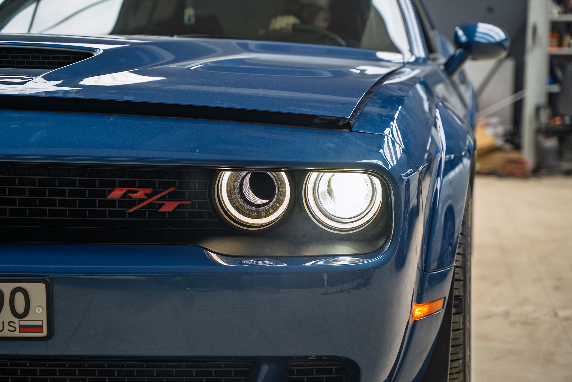 Тюнинг и полировка фар Dodge Challenger 2008+ 
