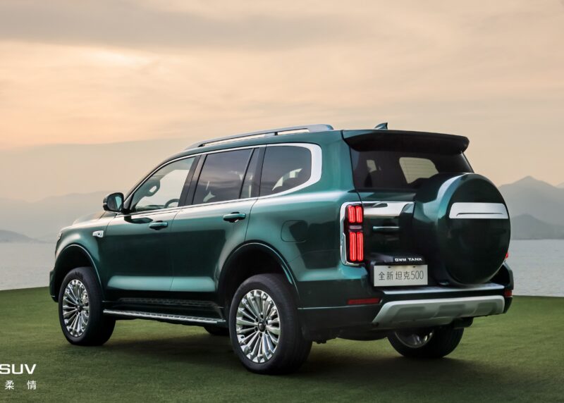 Габариты кузова нового Tank 500 составляют 5078 мм в длину, 1934 мм в ширину и 1905 мм в высоту, а колёсная база &mdash; 2850 мм. Эти параметры аналогичны текущей модели. Кроме того, у Tank 500 угол въезда составляет 29&deg;, угол съезда &mdash; 24&deg;, а минимальный д