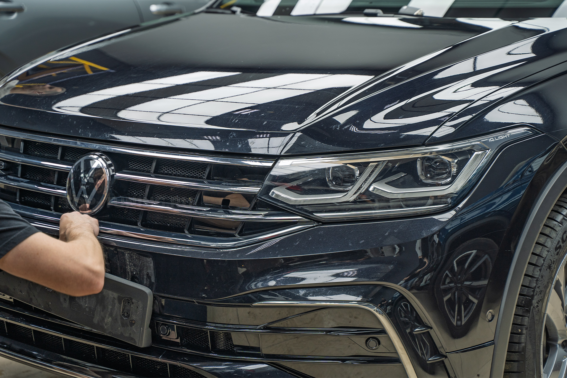 110067 Зона риска Volkswagen Tiguan 2021 в полиуретановую пленку + керамика кузова