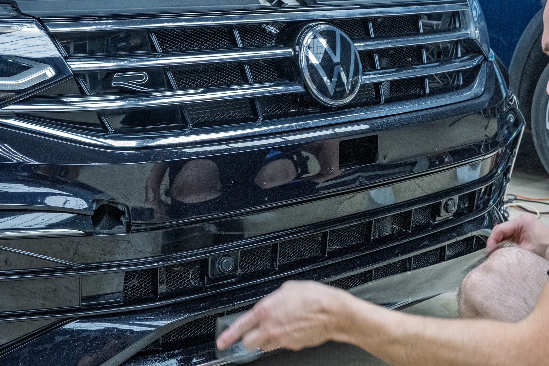 110067 Зона риска Volkswagen Tiguan 2021 в полиуретановую пленку + керамика кузова