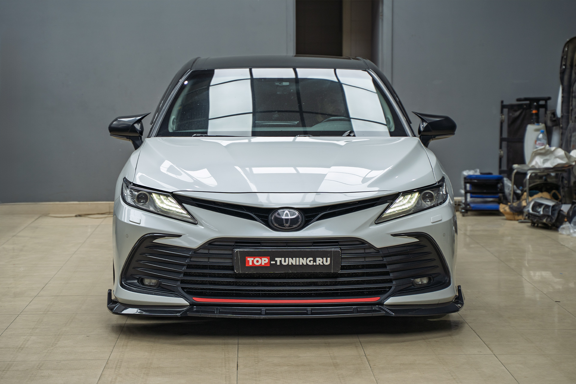 Электронный выхлоп THOR 2.0 для Toyota Camry 2020, тюнинг обвеса и доводчики дверей