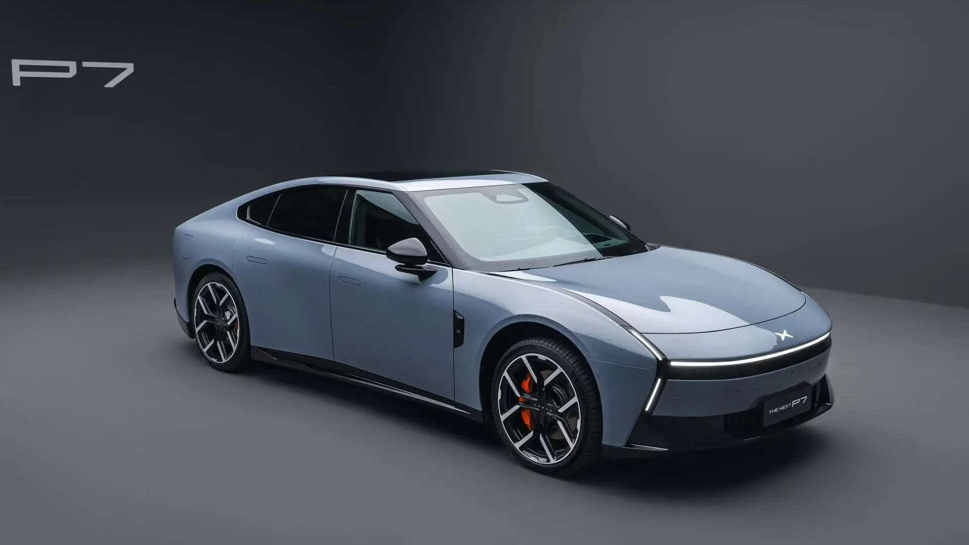 Новый электрический седан Xpeng P7 с максимальной дальностью хода 820 км дебютирует сегодня