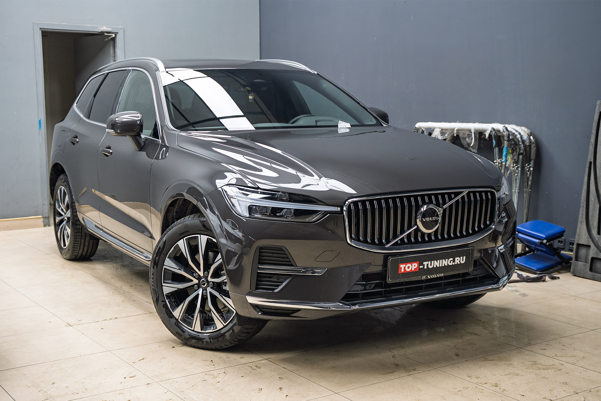 Защитная сетка-фильтр в решетку радиатора Volvo XC60 2025 