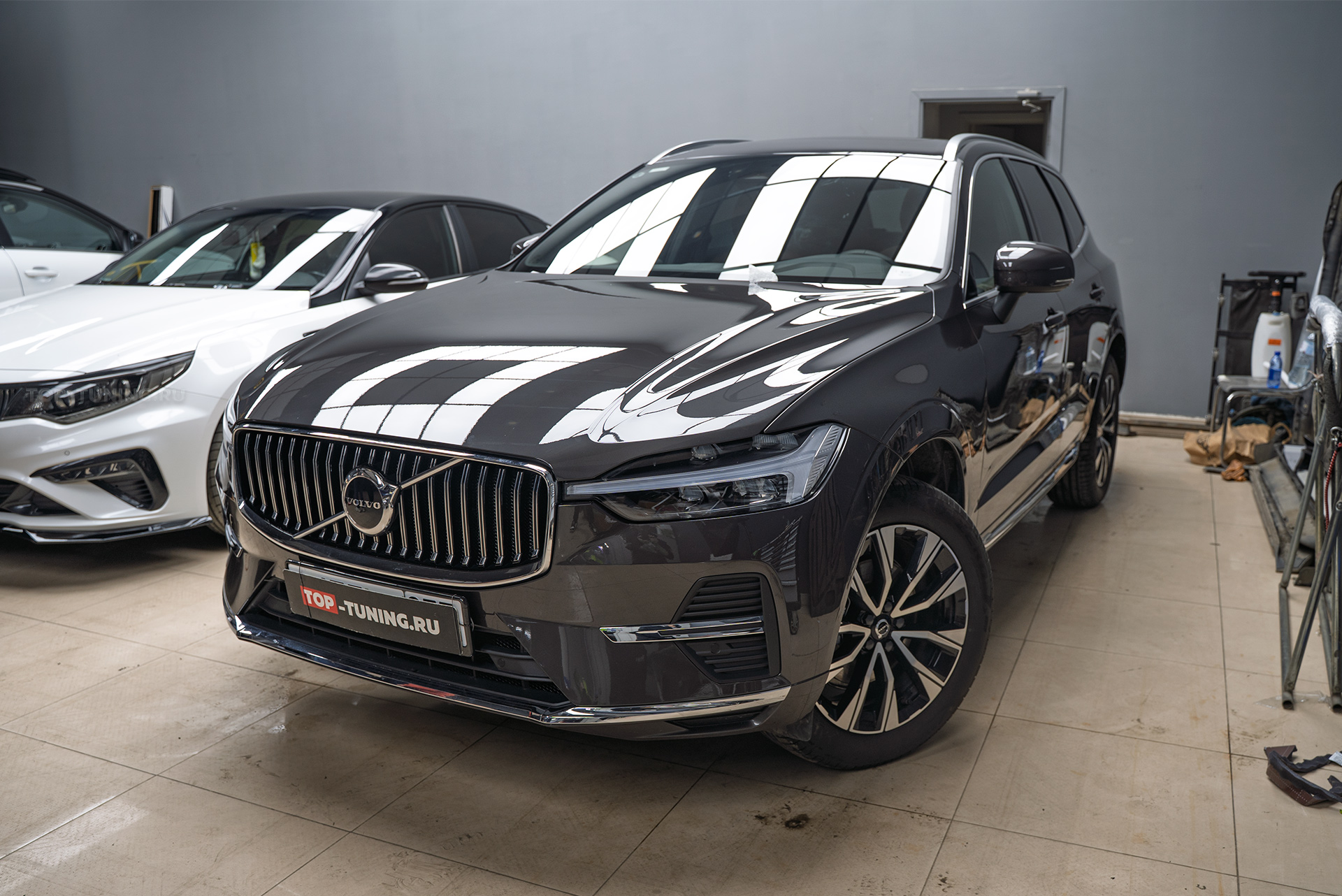 Защитная сетка-фильтр в решетку радиатора Volvo XC60 2025 