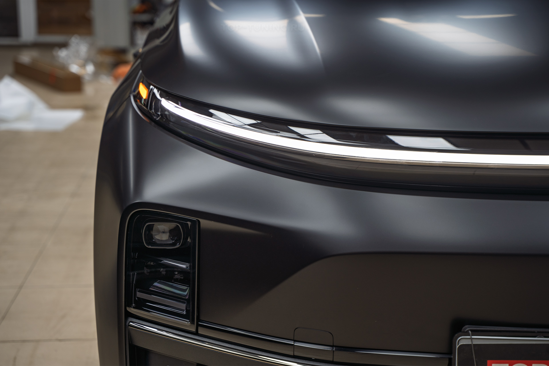 Оклейка сатиновым полиуретаном всего ЛКП кузова Lixiang L7 в Топ Тюнинг Москва