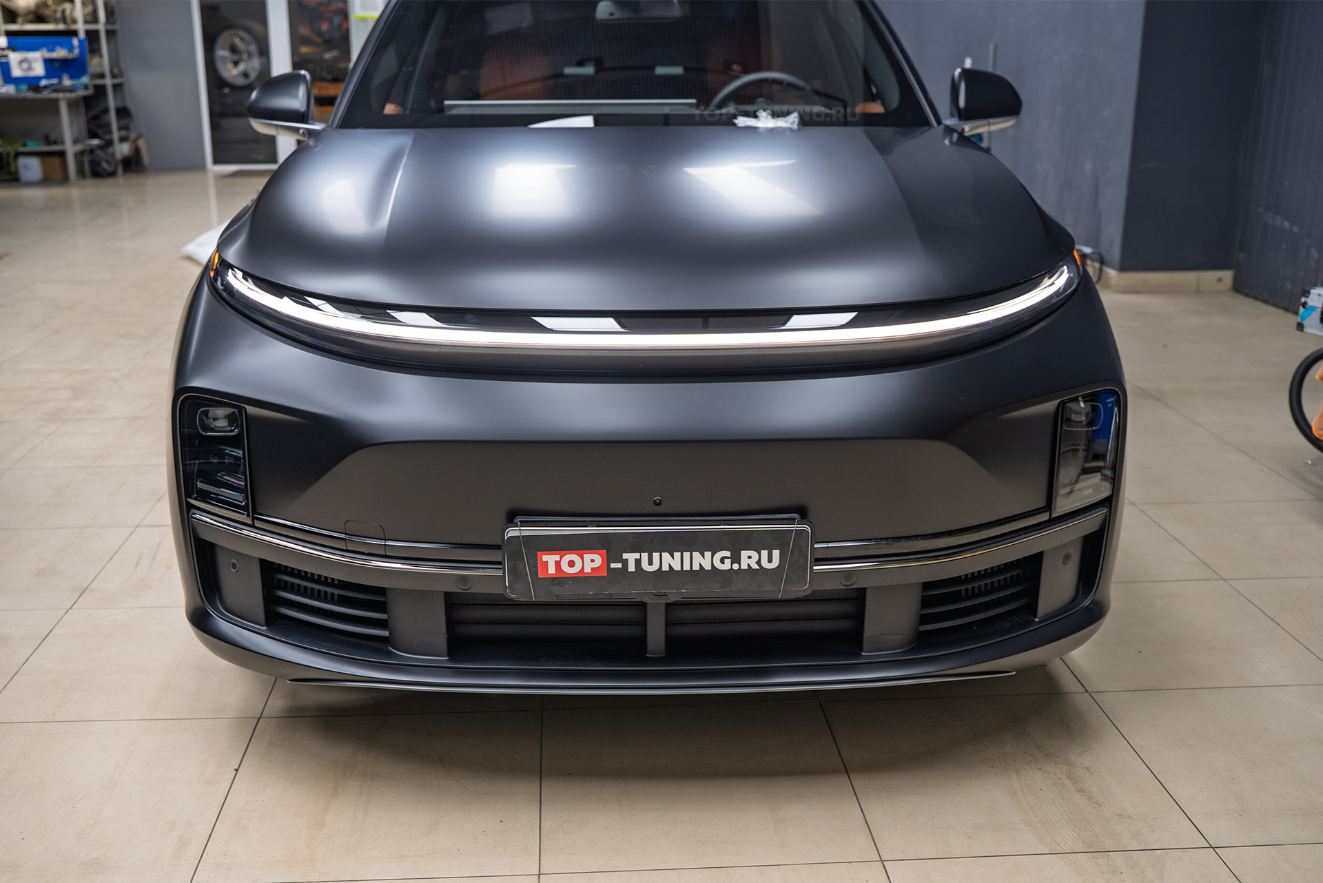 110082 Оклейка сатиновым полиуретаном всего ЛКП кузова Lixiang L7