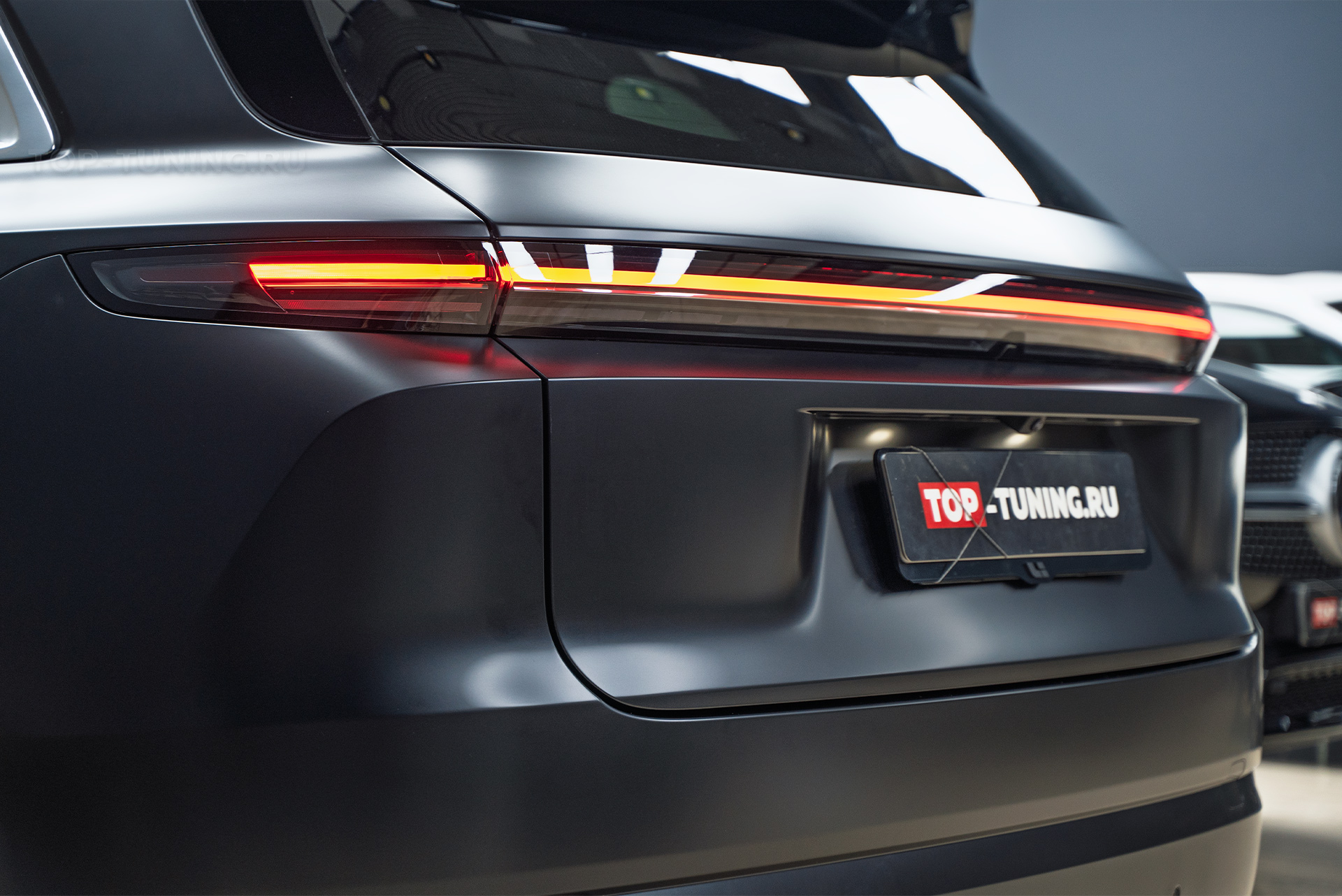 110082 Оклейка сатиновым полиуретаном всего ЛКП кузова Lixiang L7