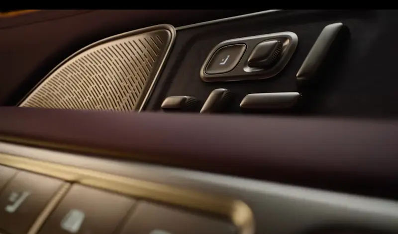 Длина ES8 составляет 5280 мм, а колёсная база &mdash; 3130 мм. На сегодняшний день это самый крупный электрический внедорожник на китайском рынке.