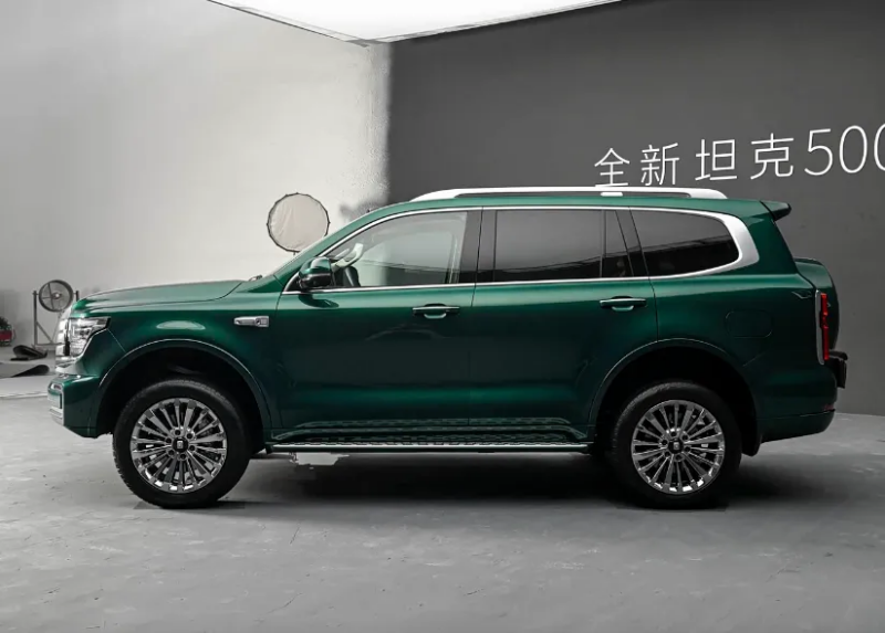 Внедорожник Tank 500 от GWM Hi4-T/Hi4-Z представлен по цене от 4 млн рублей с обновлениями ADAS