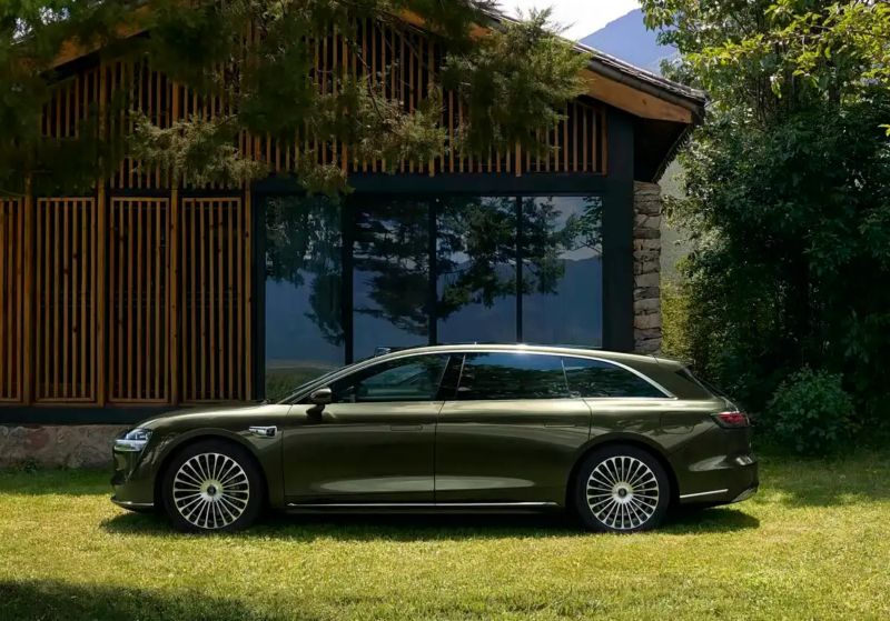 Представлен интерьер 5,2-метрового универсала Stelato S9T от Huawei, предварительные продажи которого начинаются 18 августа