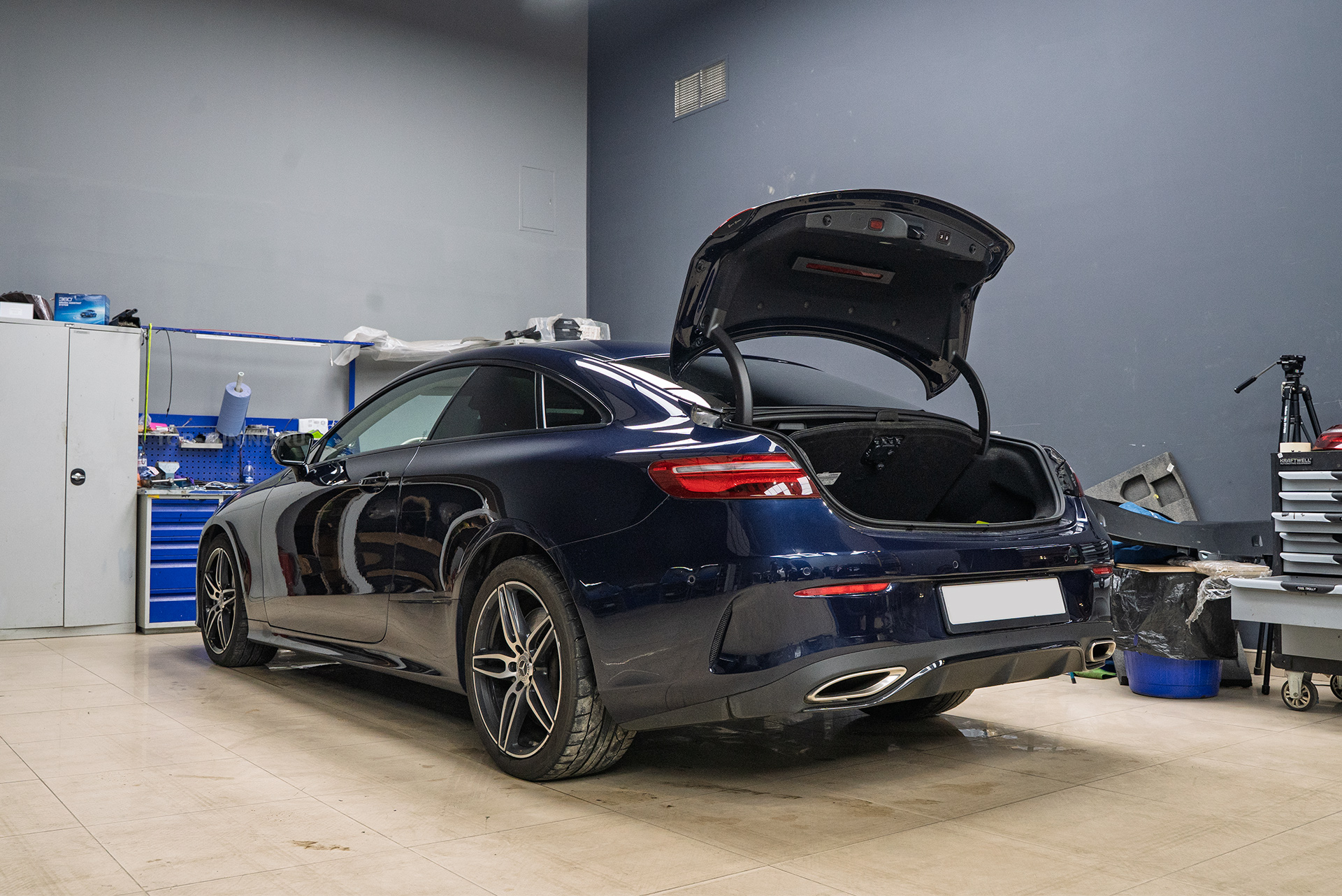 Замена и оклейка задних фонарей Mercedes-Benz E-class W213