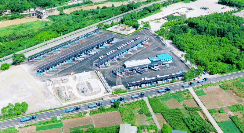 Huawei представила первую в мире станцию зарядки большегрузных грузовиков мощностью 100 МВт, рассчитанную на ежегодное сокращение выбросов углекислого газа на 45 000 тонн