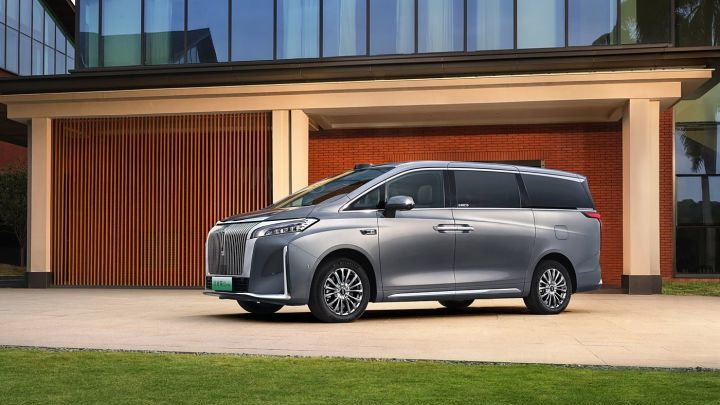Минивэн Wey Gaoshan 7 PHEV от Great Wall Motor, предпродажа которого состоится 10 сентября, дебютирует на автосалоне в Чэнду