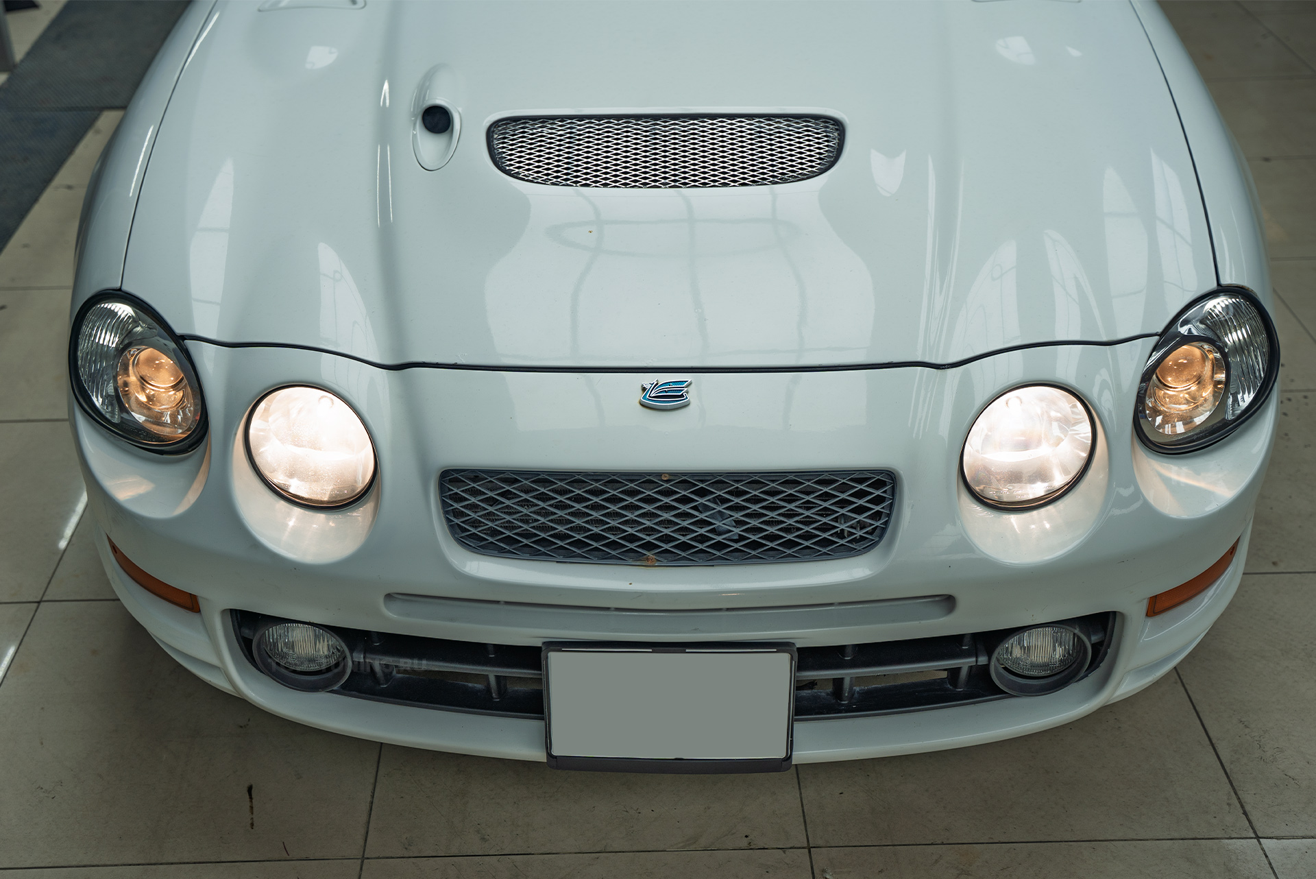 Установка светодиодных би-линз в фары Toyota Celica Т200 рестайлинг