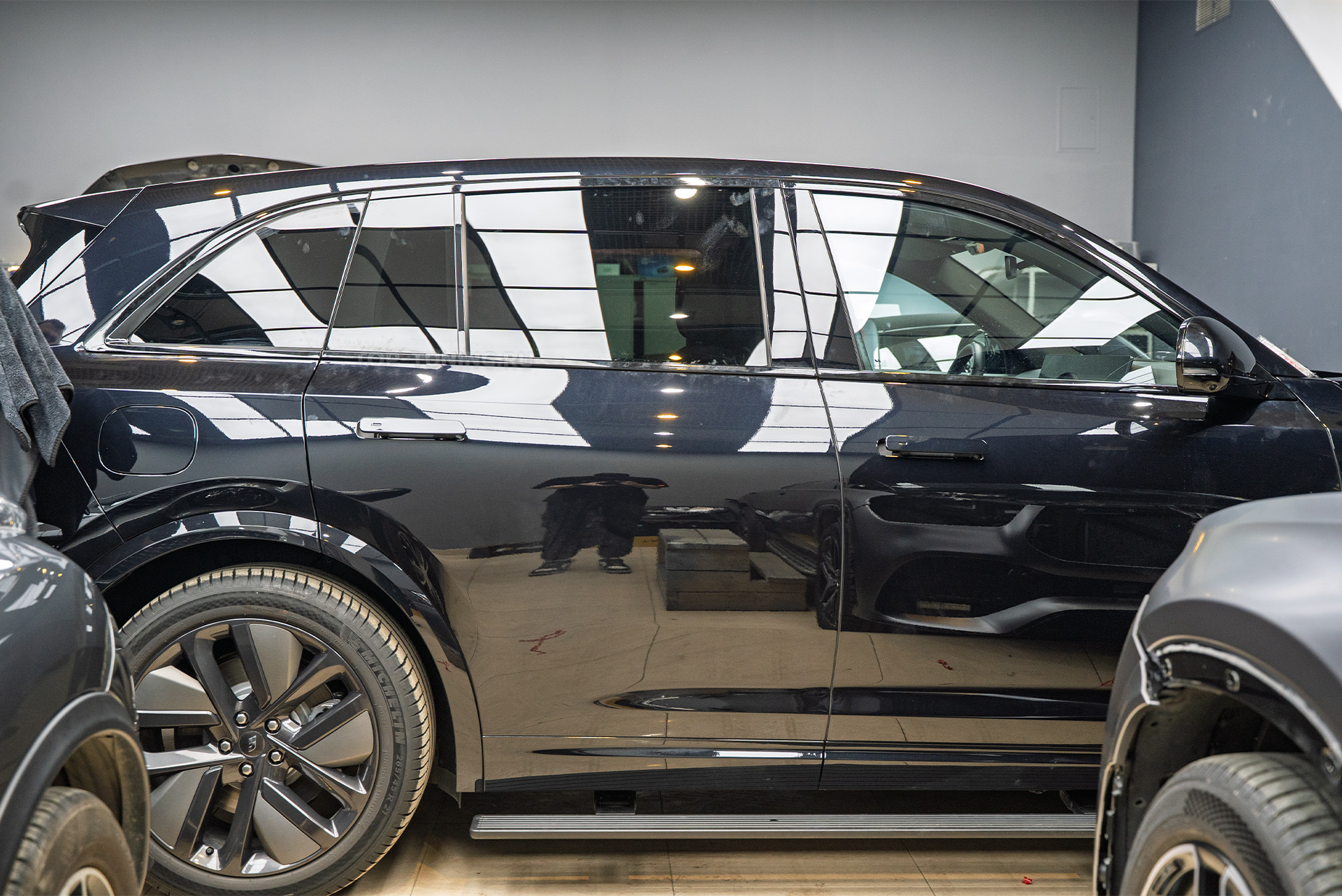 Монтаж антихром-пакета для Lixiang L7 