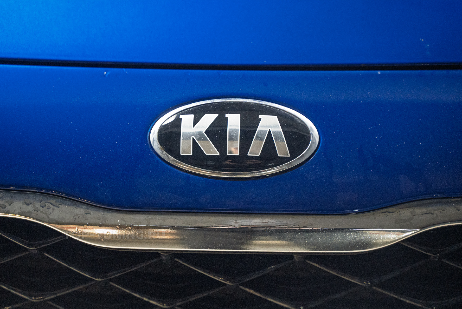 Тюнинг Kia Cerato IV – установка спойлера на крышку багажника