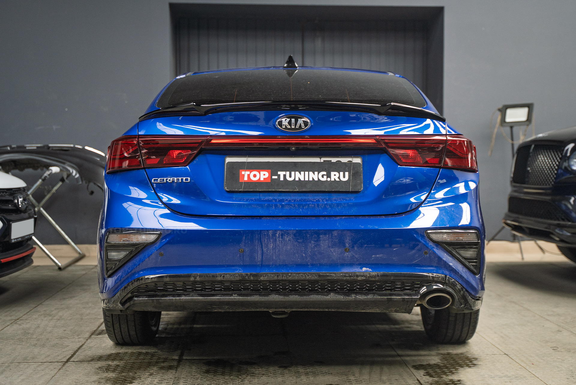 Тюнинг Kia Cerato IV – установка спойлера на крышку багажника