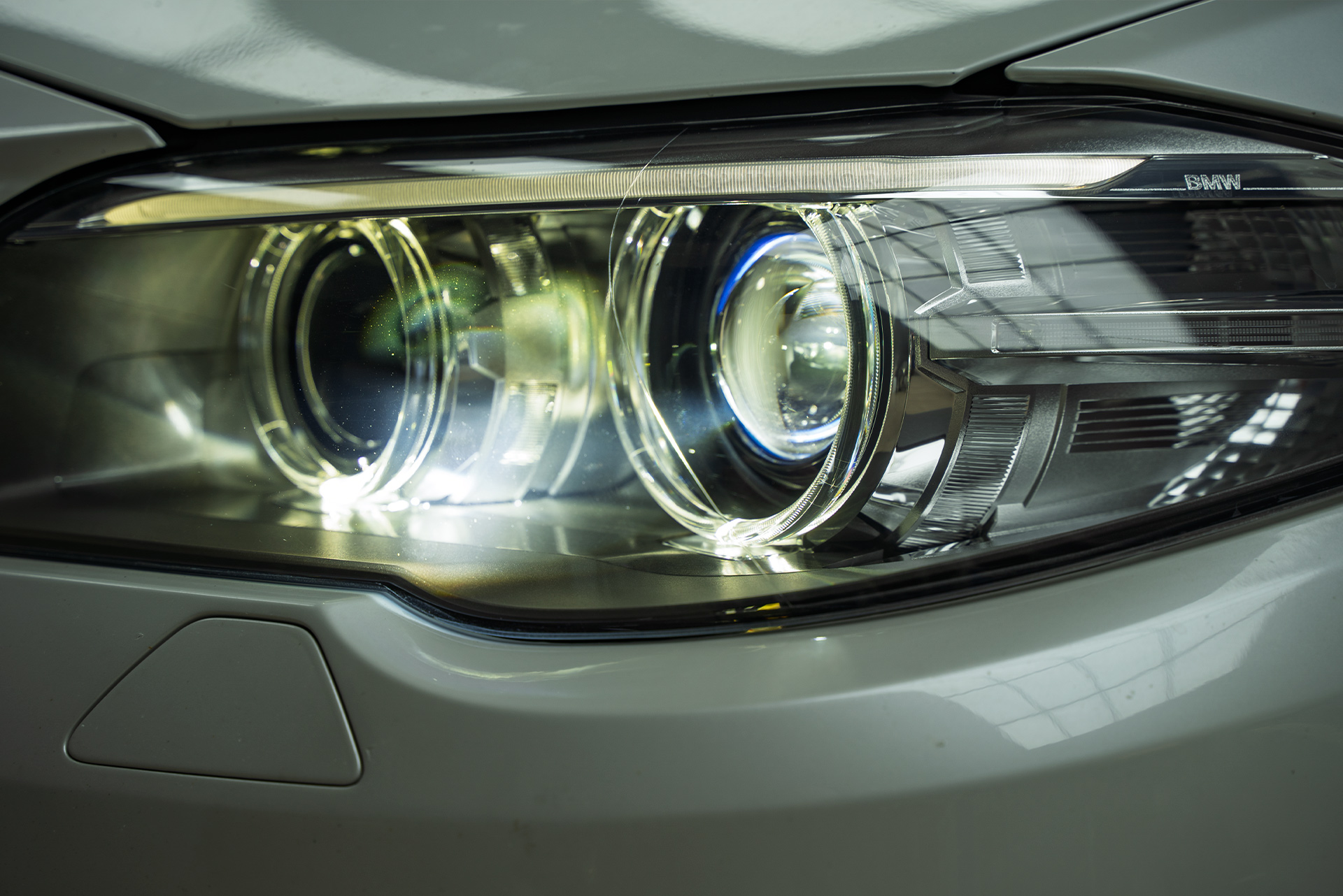 Тюнинг и защита передней оптики BMW 5 серии F10 рестайлинг