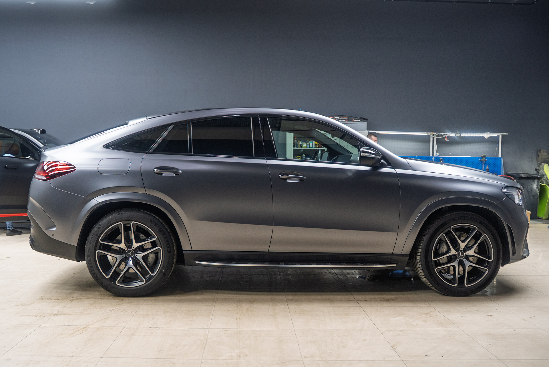 Оклейка всего кузова в сатиновый полиуретан для Mercedes-Benz GLE53 AMG